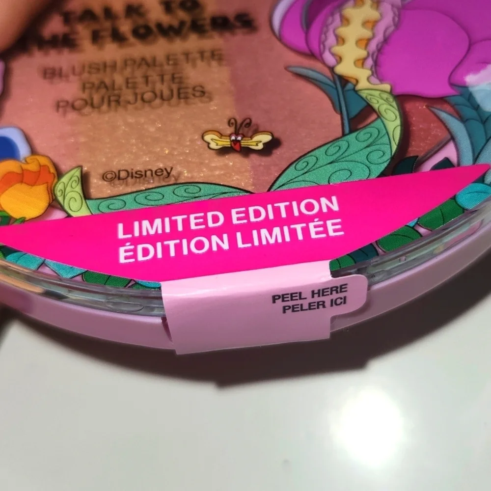 NEW! BLUSH PALETTE Wet n Wild Limitd Ed. Alice in Wonderland     Disney